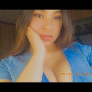 Meet your Posher, Alma